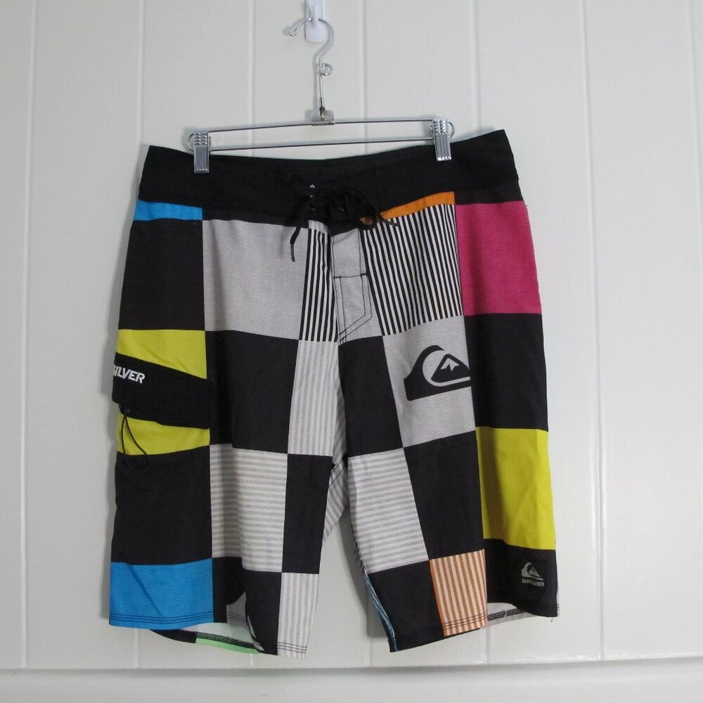 Quiksilver | Waist 32 Color Block Patch Pattern Boardshorts Velcro Pocket